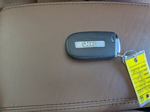 Used 2021 Jeep Grand Cherokee Overland image 31