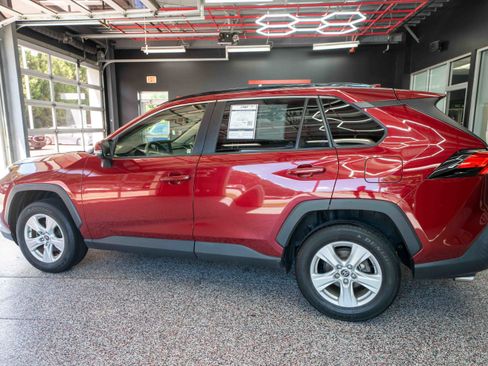 Used 2019 Toyota RAV4 XLE w/ Convenience Package AWD/4WD image 2