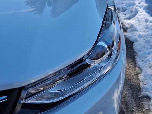 Used 2022 Chevrolet Trax LT w/ LT Convenience Package image 13