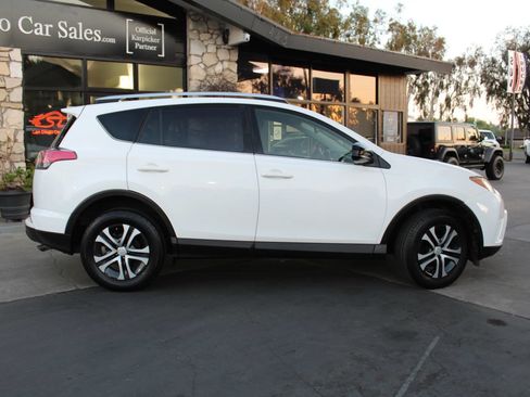 Used 2016 Toyota RAV4 LE FWD image 6