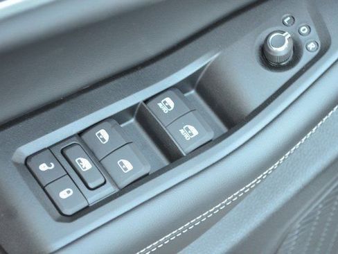 New 2025 Jeep Grand Cherokee Limited w/ Black Appearance Package image 13