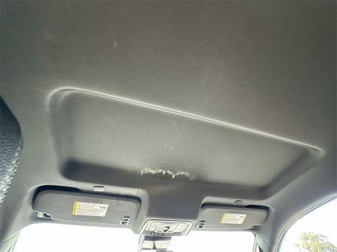 Used 2022 Chevrolet Silverado 1500 High Country w/ Technology Package image 30