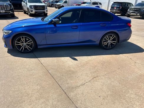 Used 2019 BMW 330i Sedan w/ M Sport Package RWD image 2