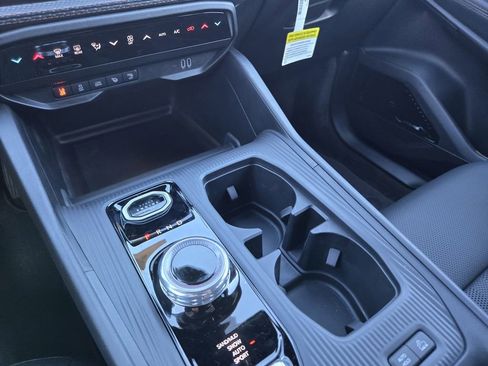 New 2026 Jeep Cherokee Overland w/ Advanced Pro Tech Group AWD/4WD image 13