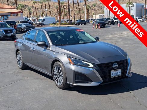 Used 2024 Nissan Altima 2.5 SV image 6