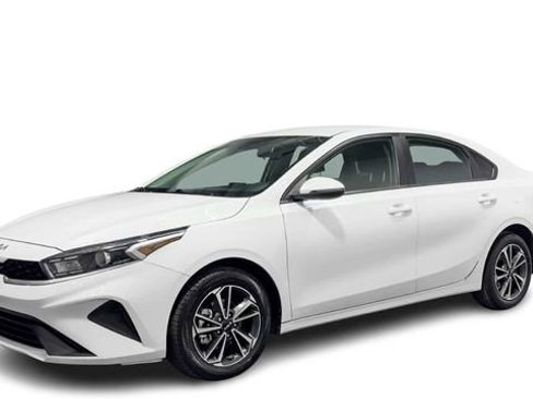 Used 2024 Kia Forte LXS w/ LXS Technology Package FWD image 5