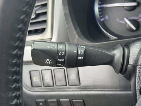 Used 2019 Toyota Highlander XLE AWD/4WD image 23