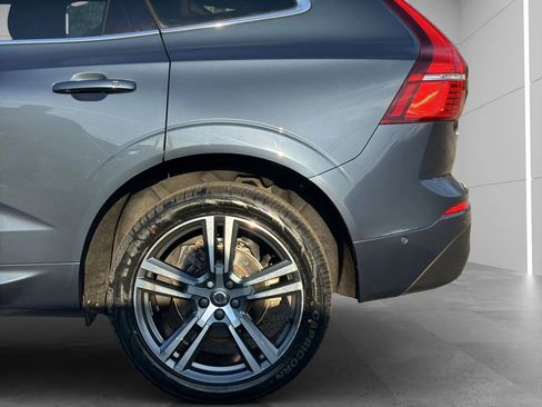 Used 2018 Volvo XC60 T5 Momentum w/ Convenience Package image 23