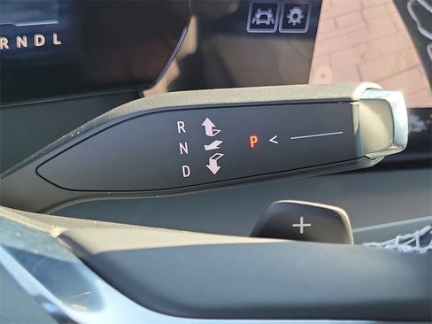 New 2026 Chevrolet Traverse LT image 10