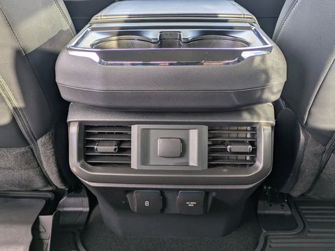 Used 2025 Ford F150 Lariat w/ Equipment Group 501A Mid image 23