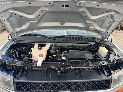 Used 2016 Chevrolet Express 3500 LT w/ LT Preferred Equipment Group image 15