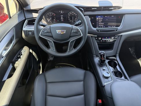 Certified 2025 Cadillac XT5 Luxury FWD image 14