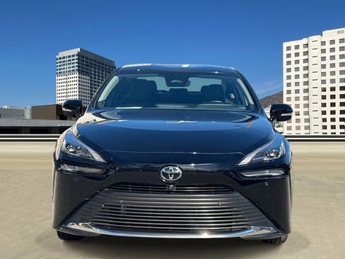 Used 2024 Toyota Mirai w/ Advanced Technology Package image 2