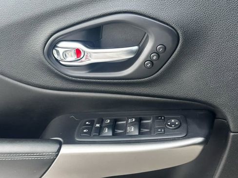 Used 2019 Jeep Cherokee High Altitude image 19