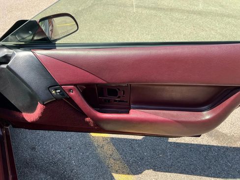 Used 1993 Chevrolet Corvette Coupe image 18