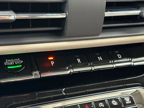 New 2025 Lincoln Corsair Premiere w/ Equipment Group 101A image 23