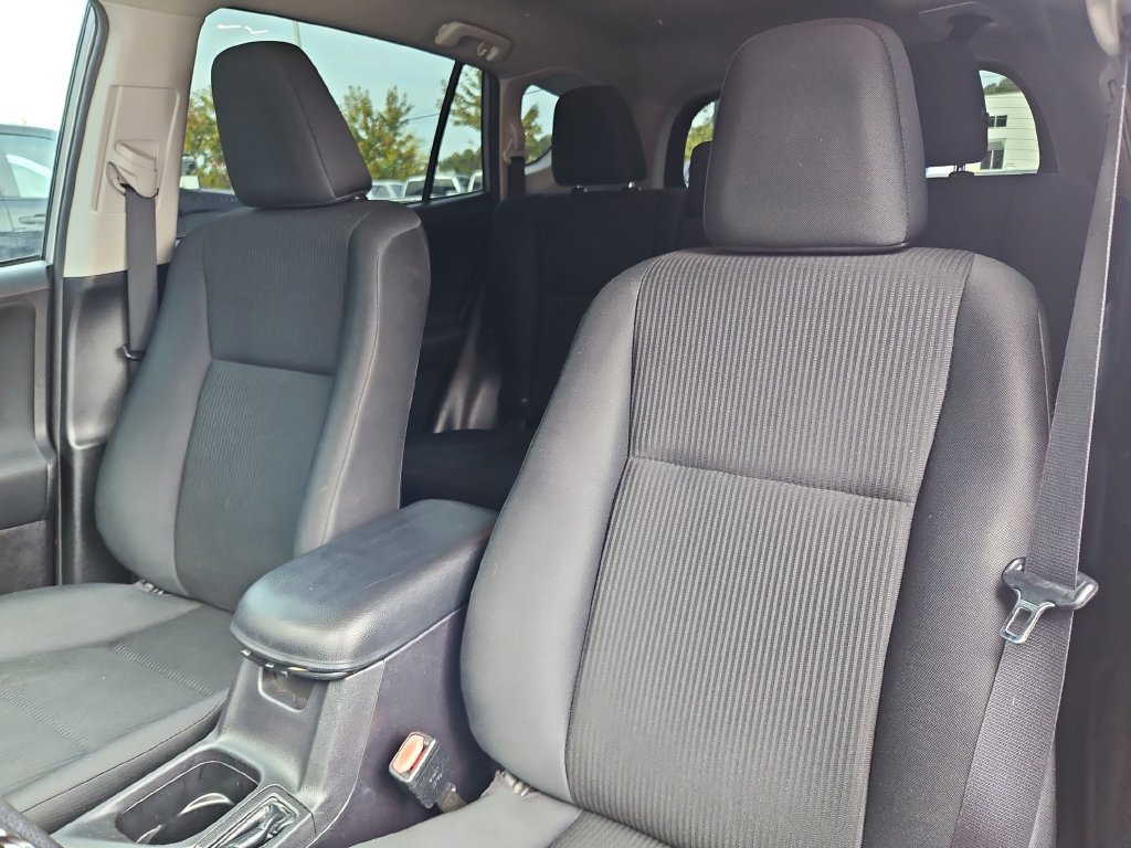 Used 2017 Toyota RAV4 LE FWD image 21