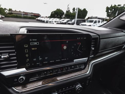 Used 2024 GMC Sierra 1500 Elevation AWD/4WD image 17