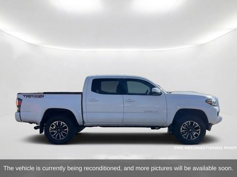 Used 2023 Toyota Tacoma TRD Sport w/ Advanced Technology Package AWD/4WD image 4