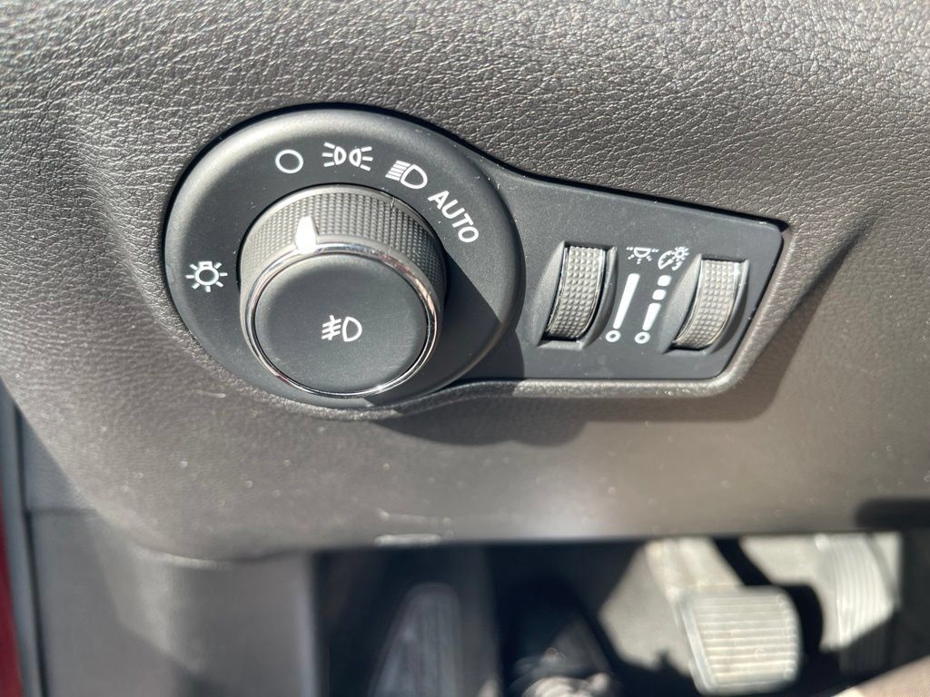 Used 2022 Jeep Compass Latitude AWD/4WD image 14