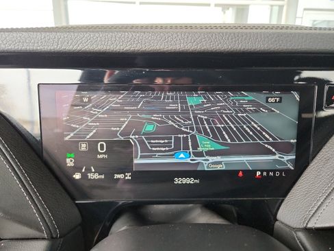 Used 2025 GMC Yukon Denali AWD/4WD image 3