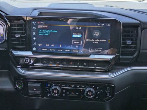 Used 2022 Chevrolet Silverado 1500 LTZ w/ LTZ Premium Package AWD/4WD image 19