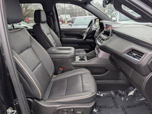 Used 2024 GMC Yukon XL SLT image 12