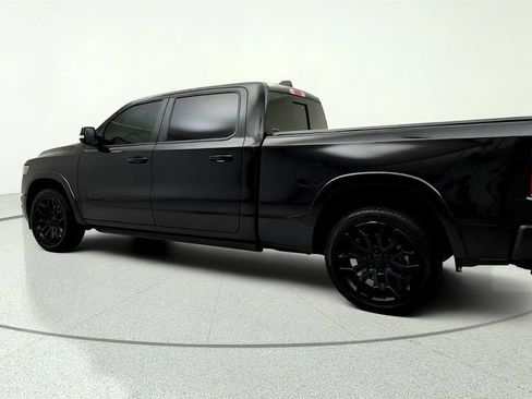 Used 2020 RAM 1500 Limited w/ Black Appearance Package AWD/4WD image 7