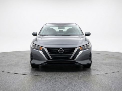 Used 2025 Nissan Sentra SV image 2