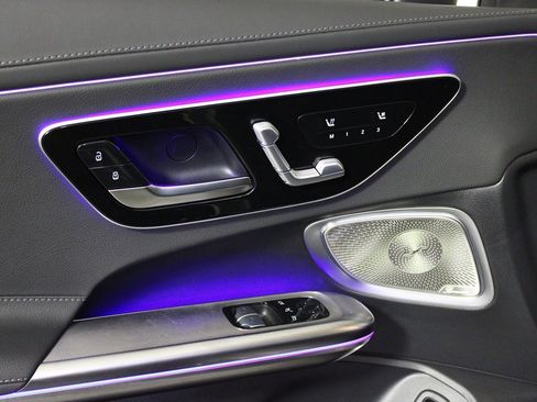 Used 2025 Mercedes-Benz CLE 300 4MATIC Coupe image 11