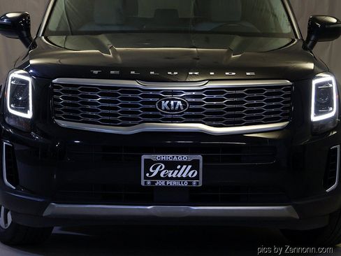 Used 2020 Kia Telluride S w/ S 8 Passenger Seating Package AWD/4WD image 6