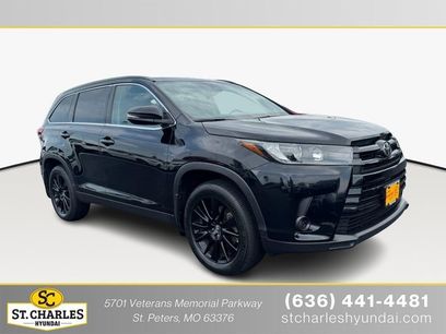 Used 2019 Toyota Highlander SE