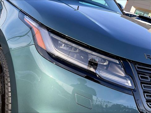 New 2026 Land Rover Range Rover Velar Dynamic SE image 33