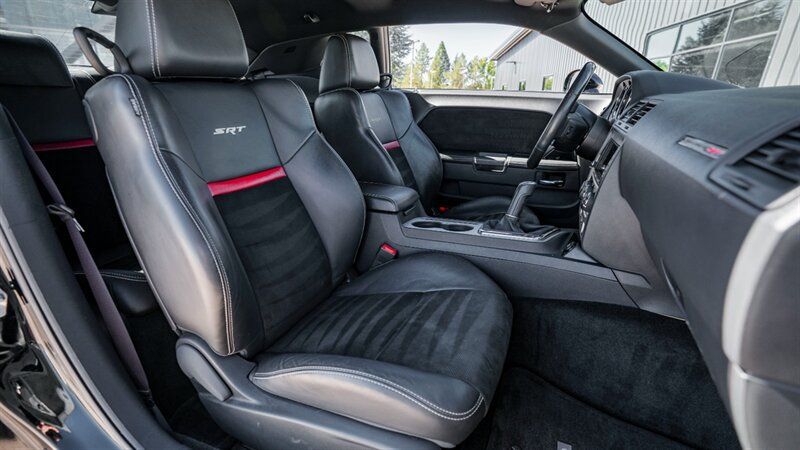 Used 2014 Dodge Challenger SRT8 w/ Harman/Kardon Audio Group RWD image 20