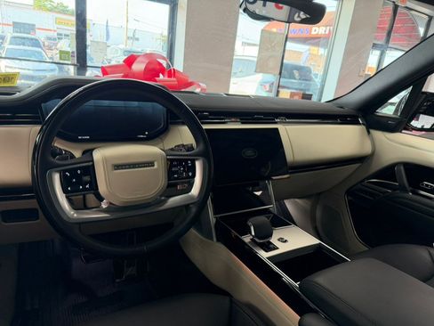 Used 2024 Land Rover Range Rover Long Wheelbase SE AWD/4WD image 36