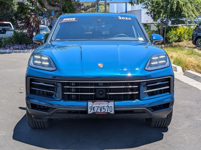 Used 2024 Porsche Cayenne AWD/4WD image 2