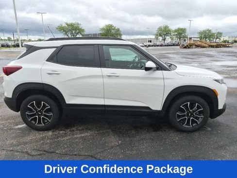 Used 2022 Chevrolet TrailBlazer ACTIV w/ Convenience Package FWD image 4