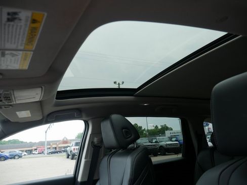 Used 2022 Acura MDX SH-AWD image 3