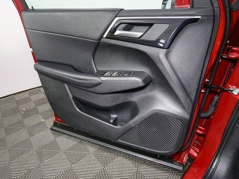 Used 2024 Mitsubishi Outlander SE image 37