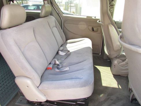 Used 2002 Dodge Caravan SE image 25