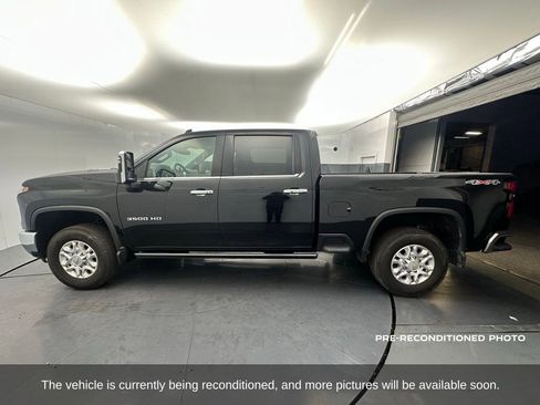 Used 2024 Chevrolet Silverado 3500 LTZ w/ LTZ Convenience Package image 2