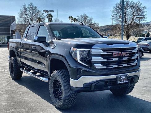 New 2026 GMC Sierra 1500 SLE w/ Preferred Package image 15