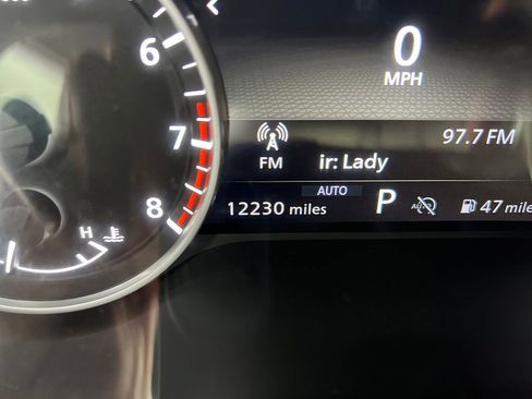 Used 2024 Nissan Pathfinder S image 17