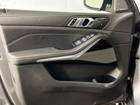 Used 2024 BMW X7 xDrive40i w/ Premium Package AWD/4WD image 19