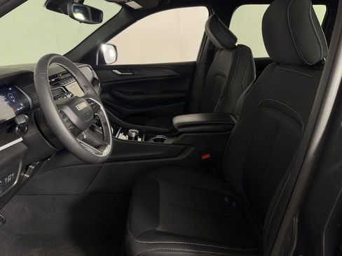 Certified 2024 Jeep Grand Cherokee Laredo image 19