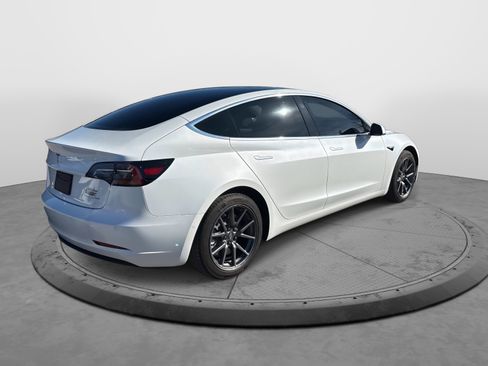 Used 2020 Tesla Model 3 Long Range image 8
