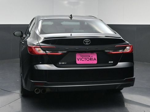 Used 2025 Toyota Camry SE FWD image 15