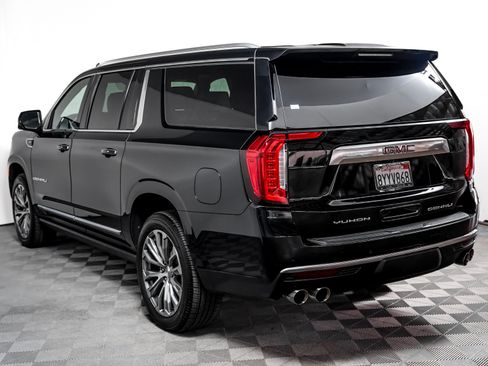 Used 2022 GMC Yukon XL Denali w/ Denali Ultimate Package AWD/4WD image 2