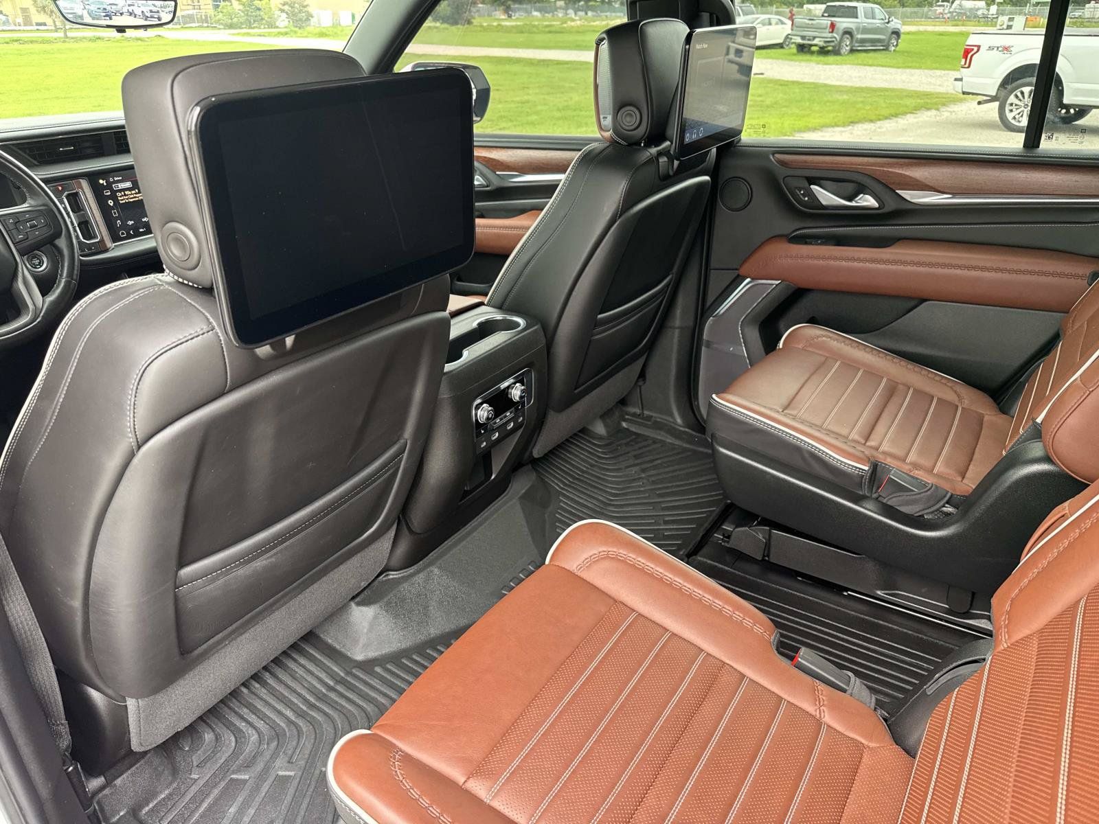 Used 2024 GMC Yukon Denali Ultimate AWD/4WD image 17