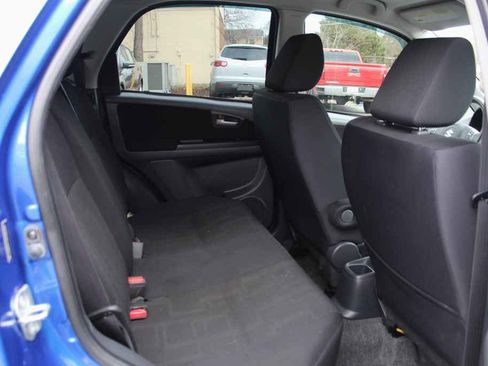 Used 2012 Suzuki SX4 AWD Hatchback image 28